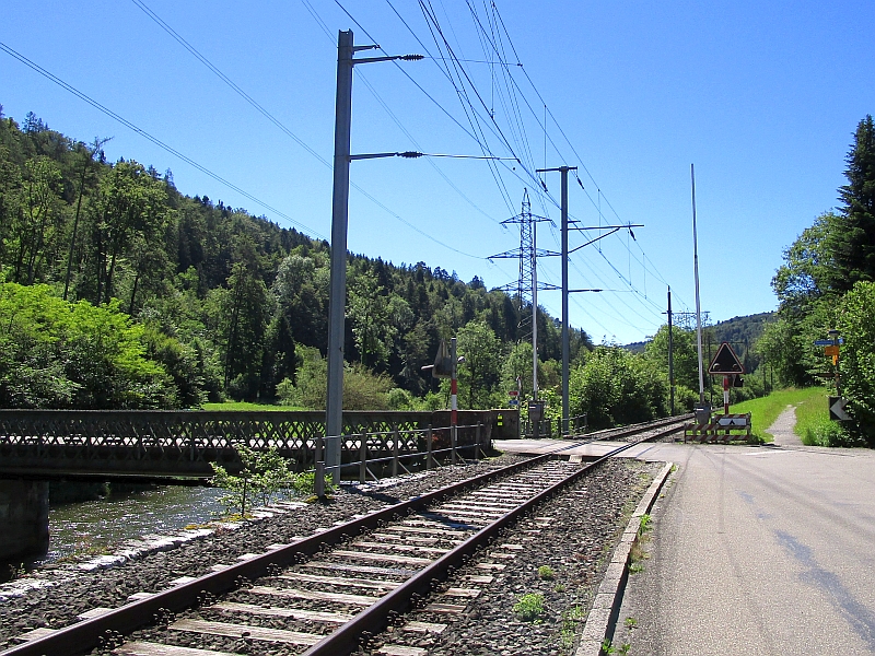 Gleise der Sihltalbahn nach Sihlbrugg