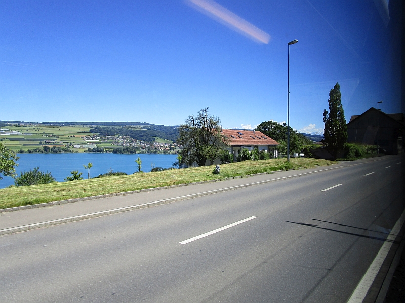 Fahrt entlang der Landstraße