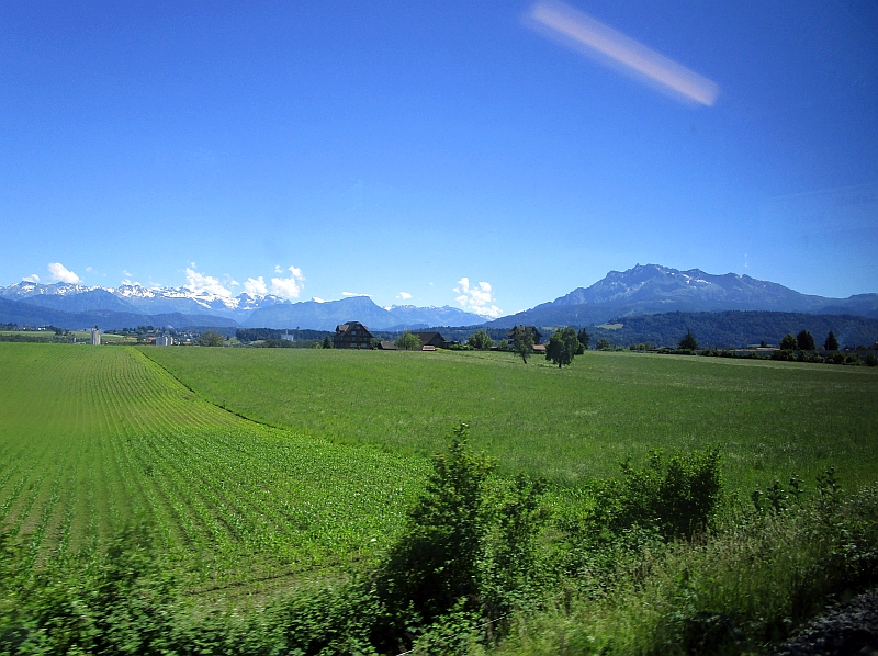 Blick bei Emmenbrücke auf das Pilatus-Massiv