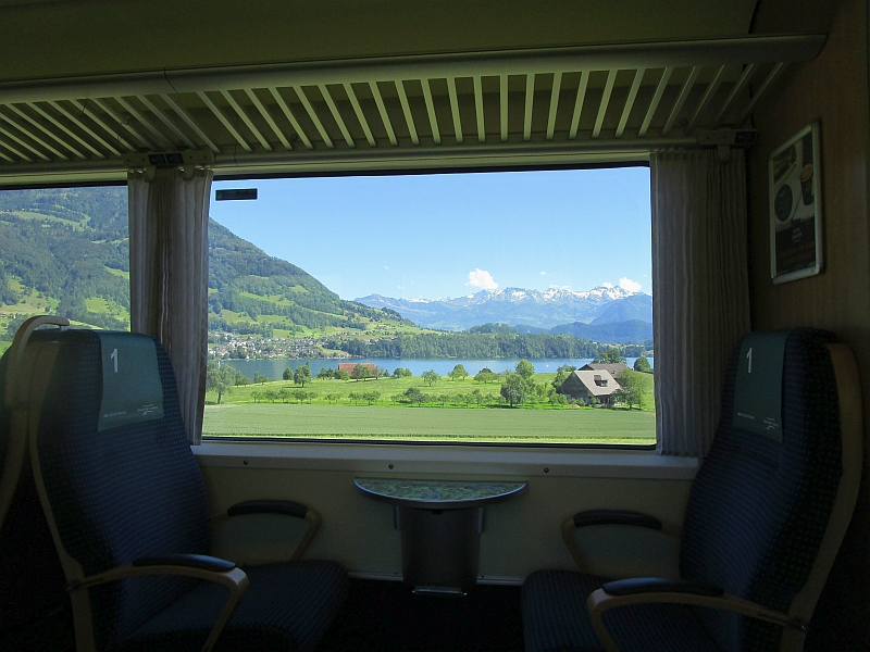 Blick aus dem Zugfenster des Voralpen-Express