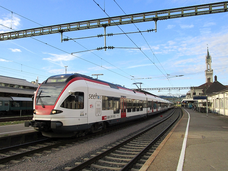 seehas-Zug im Bahnhof Konstanz
