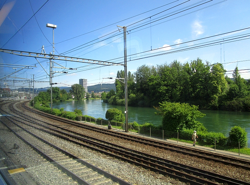 Fahrt entlang der Limmat nach Dietikon