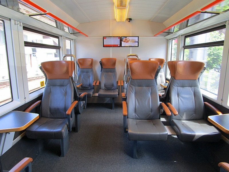 Erste Klasse im Doppeltriebwagen der WSB
