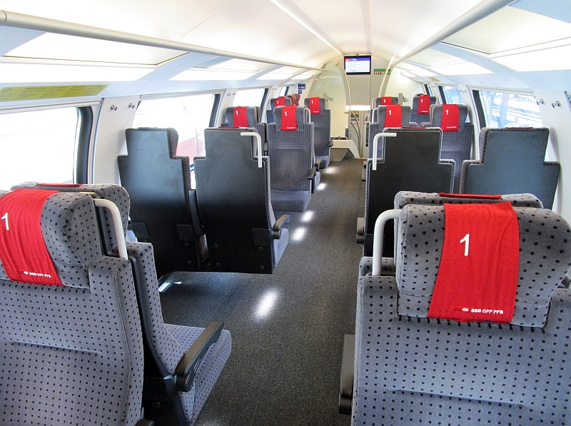 Erste Klasse im Oberdeck des Regio-Dosto
