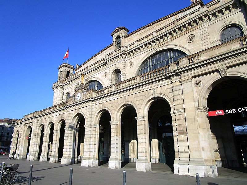 Fassade des Hauptbahnhofs Zürich