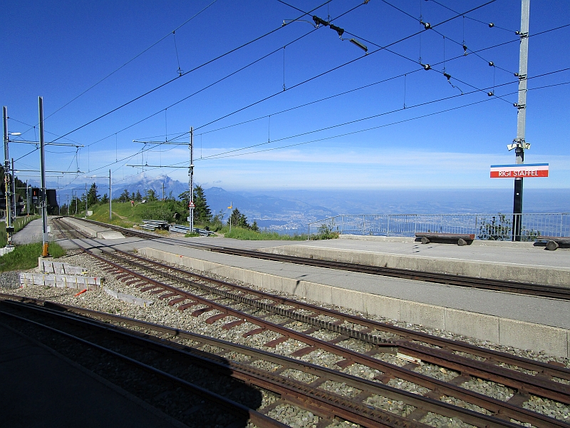 Zusammentreffen der Gleise an der Station Rigi Staffel