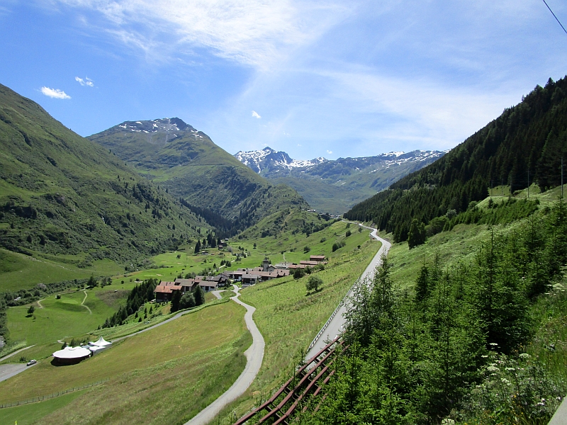 Talfahrt am Oberalppass