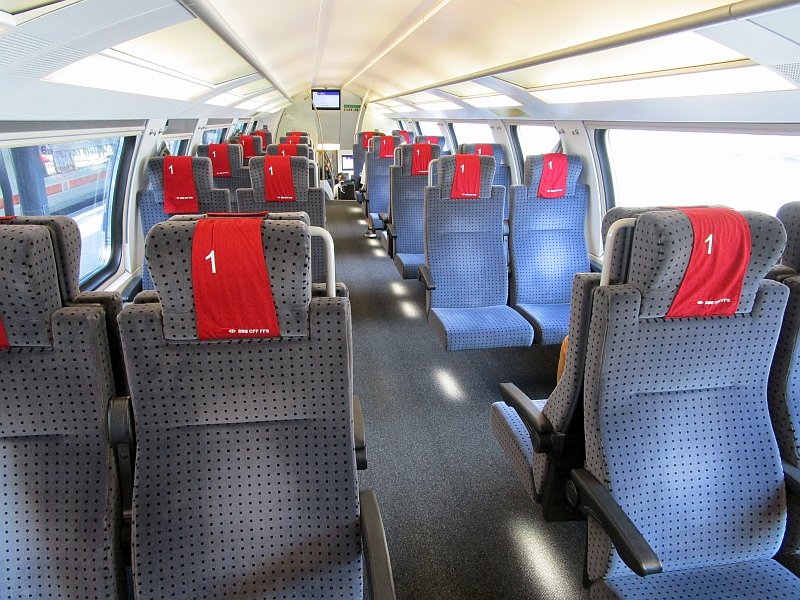 Erste Klasse im Oberdeck des Regio-Dostos