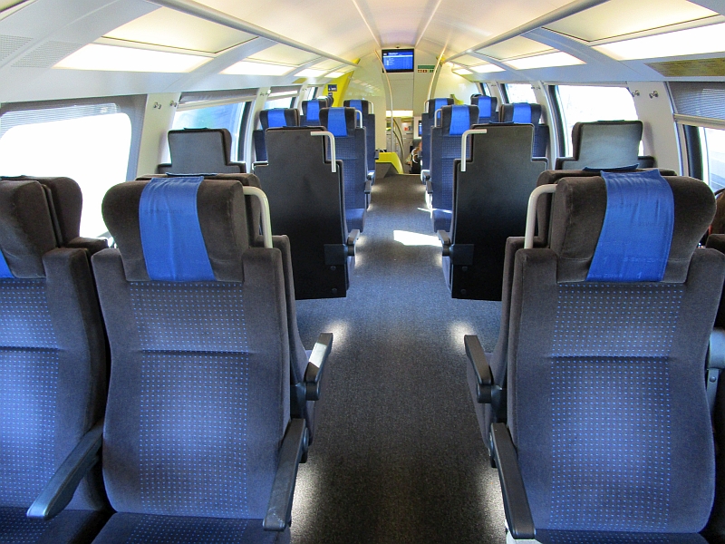 Erste Klasse im Oberdeck der Dosto-S-Bahn (Regio-Dosto RABe 511)