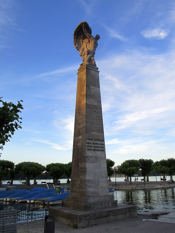 Graf Ferdinand von Zeppelin-Denkmal am Hafen Konstanz