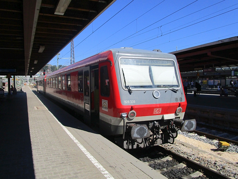 Dieseltriebwagen der Baureihe 628 im Bahnhof Ulm