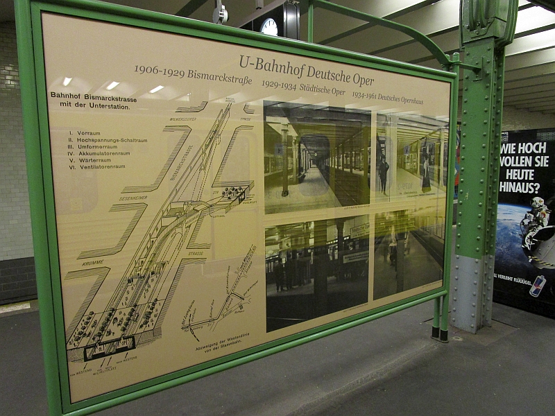 Tafel zur Geschichte des U-Bahnhofs Deutsche Oper