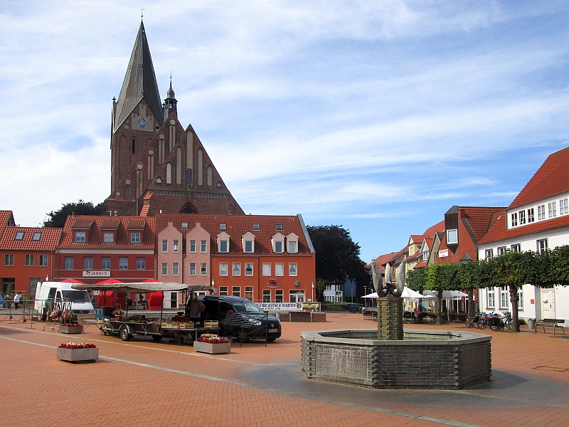 Marktplatz Barth mit Marienkirche