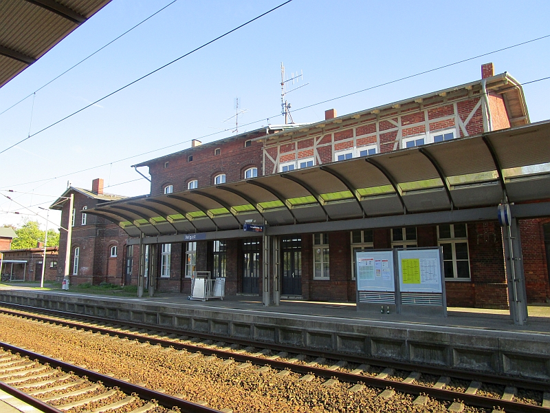 Bahnsteig des Bahnhofs Velgast