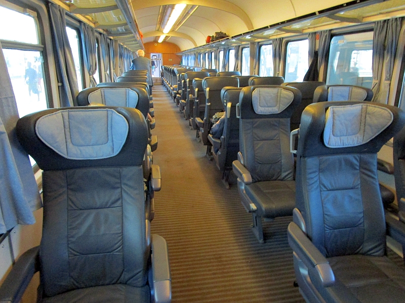 Erste-Klasse-Großraumwagen im Intercity der DB