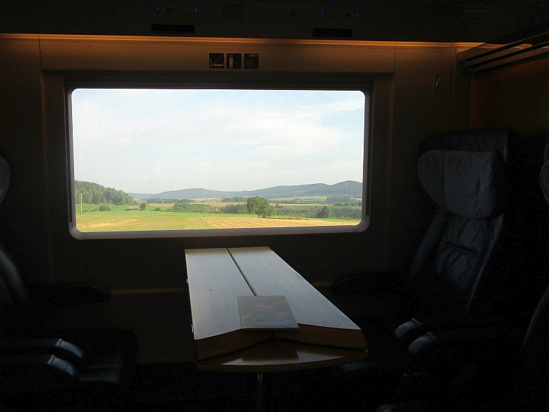 Blick aus dem Zugfenster des ICE-T