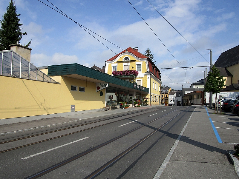 Gleisverlauf zwischen den Haltestellen Seebahnhof und Klosterplatz in Gmunden