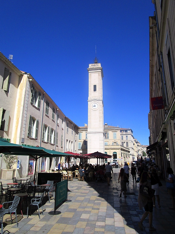 Uhrturm Nîmes