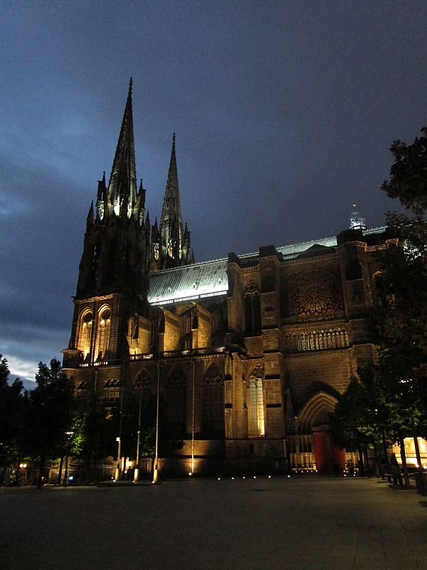 Kathedrale Notre-Dame-de-l'Assomption (Mariä Himmelfahrt) Clermont-Ferrand