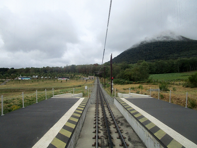 Blick auf die Strecke und den Puy de Dôme