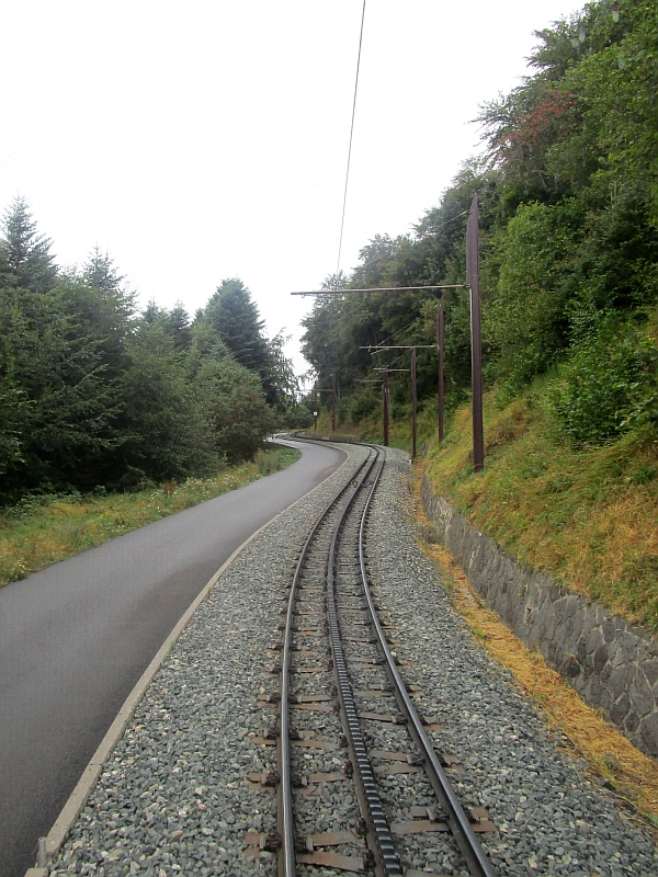 Bergfahrt mit der 'Panoramique des Dômes'