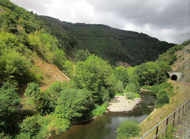 Fahrt durch das Tal des Alagnon