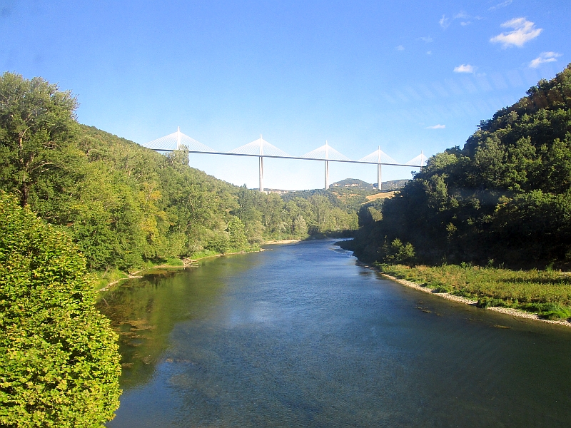 Viaduc de Millau über den Tarn