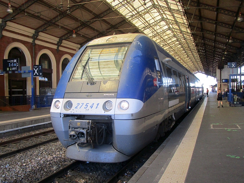 Regionalzug nach Latour-de-Carol - Enveitg im Bahnhof Toulouse-Matabiau