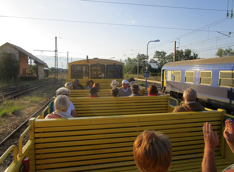 Offener Sommerwagen des train jaune