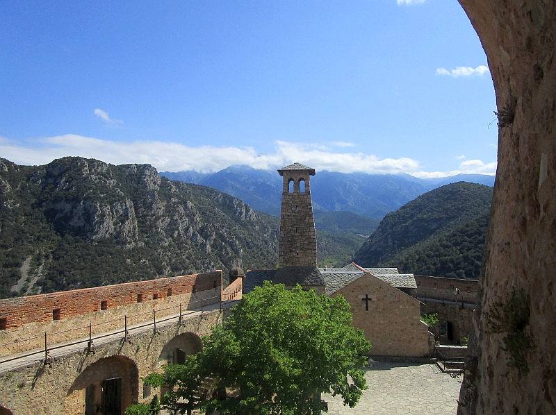 Blick über die Mauern des Fort Libéria