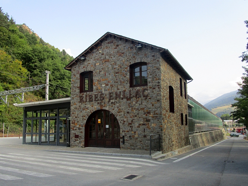 Talstation Ribes-Enllaç der Cremallera de Núria (Zahnradbahn von Núria)