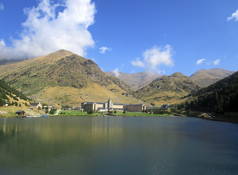 Stausee im Vall de Núria