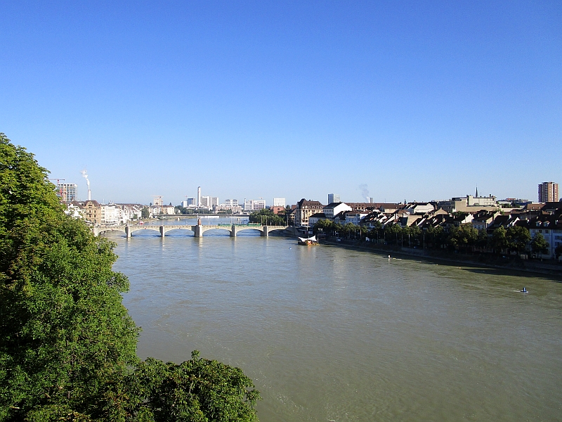 Blick über den Rhein in Basel