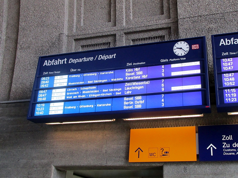 Zugzielanzeiger im Badischen Bahnhof Basel