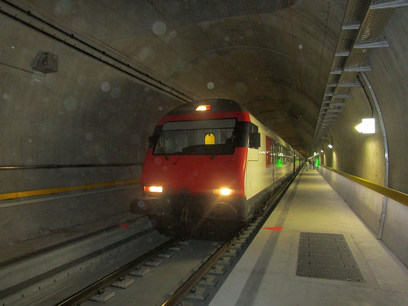 Steuerwagen des 'Gottardino' im Gotthard-Basistunnel