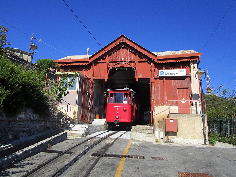 Zahnradbahn in der Bergstation Granarolo