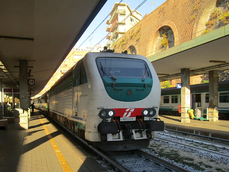 Intercity der Trenitalia mit einer Lok der Reihe FS E.403