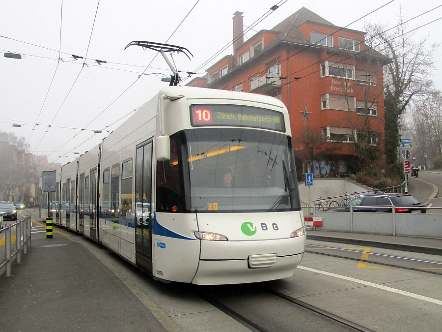 Tram der Linie 10 der Verkehrsbetriebe Glattal (VBG)
