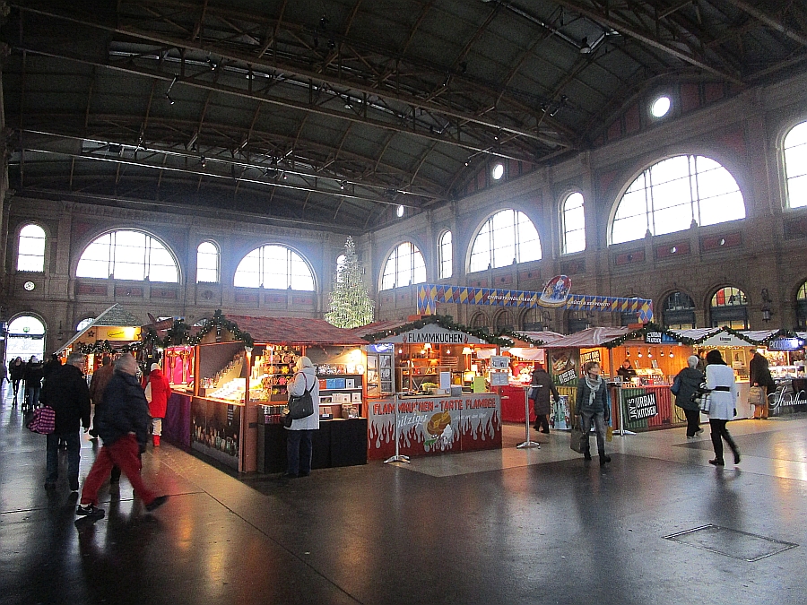 Christkindlimarkt im Hauptbahnhof Zürich