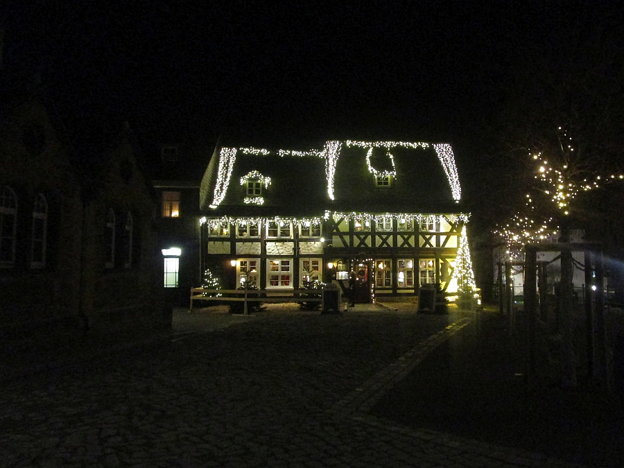 Lohmühle Goslar mit Weihnachtsbeleuchtung