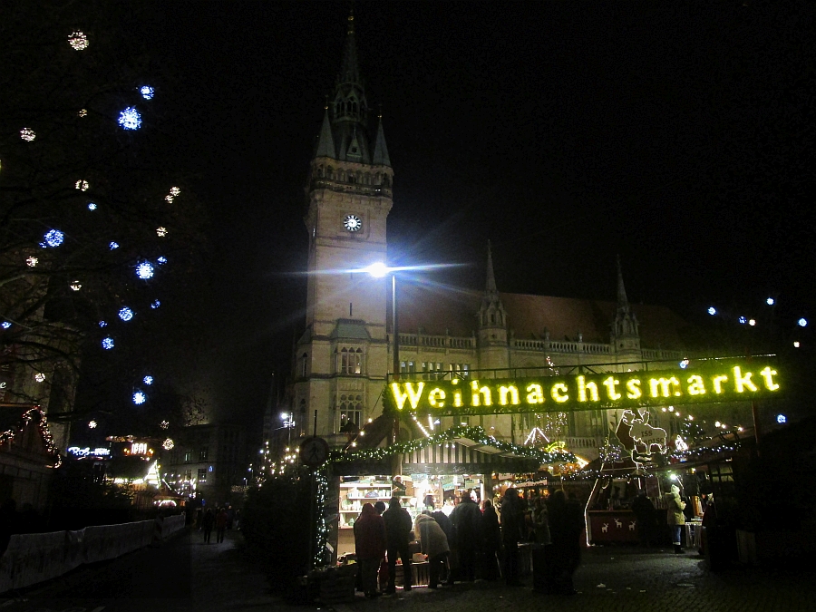 Weihnachtsmarkt vor dem Rathaus Braunschweig