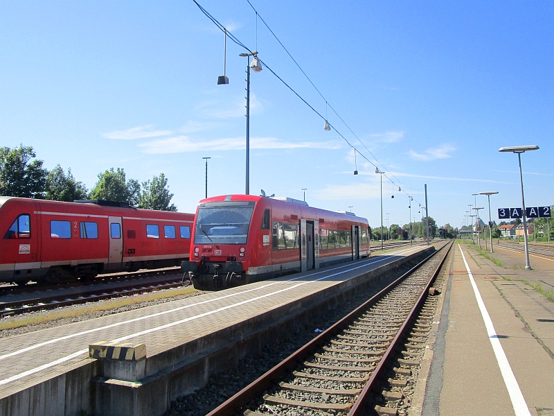 Regio-Shuttle der DB im Bahnhof Aulendorf