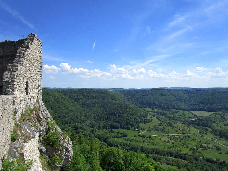 Blick von der Burg Hohenneuffen auf den Albtrauf