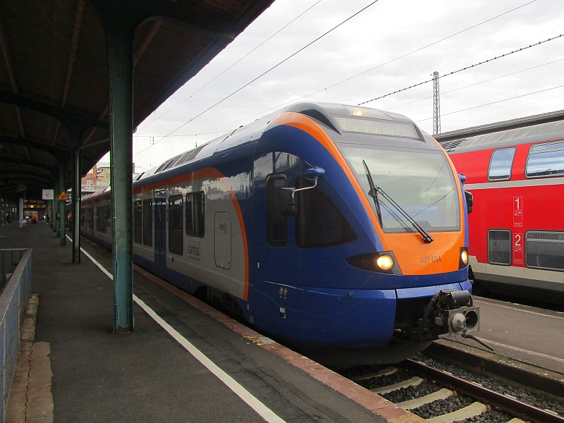 Flirt-Triebzug von cantus im Hauptbahnhof Kassel