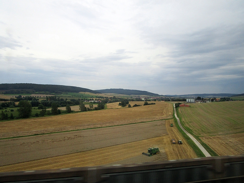 Fahrt auf der Schnellfahrtstrecke von Kassel nach Hannover