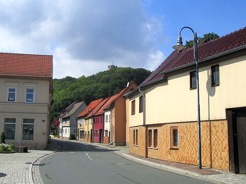 Oberschloss über den Dächern von Kranichfeld