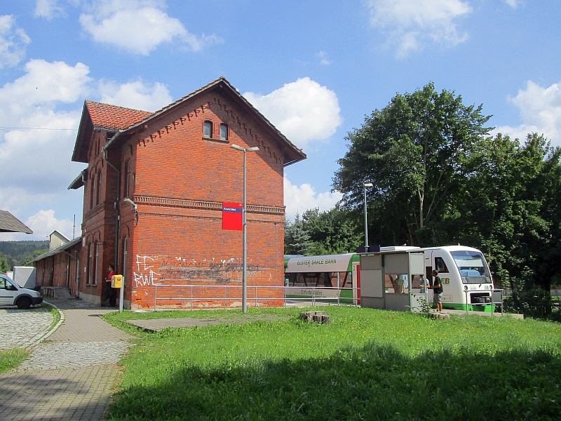 Regioshuttle im Bahnhof Kranichfeld