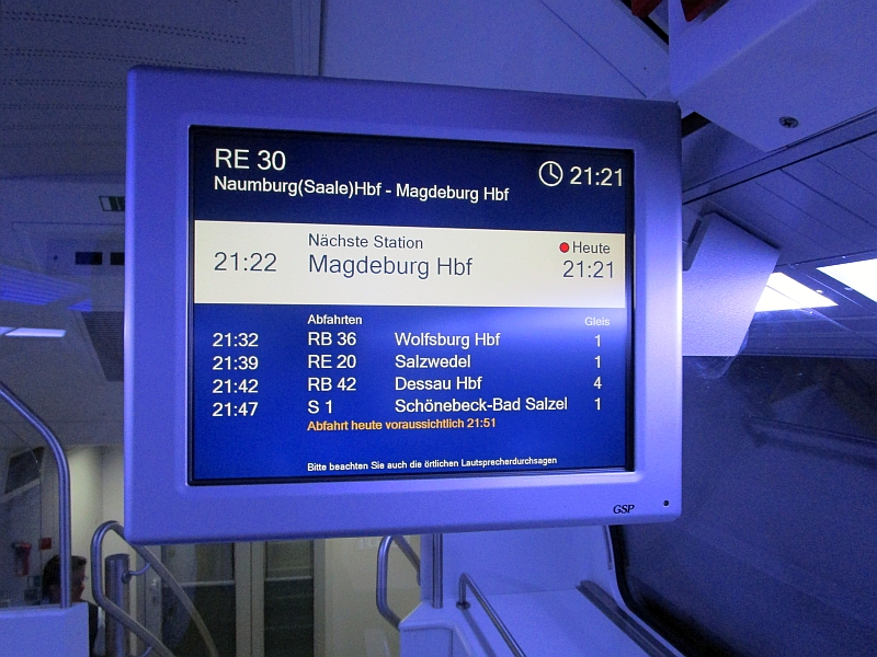 Fahrplananzeige auf einem Monitor mit einer 'Verfrühung'