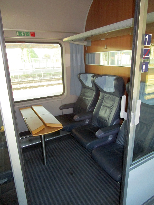 Erste-Klasse-Abteilwagen im Intercity von Stendal nach Berlin