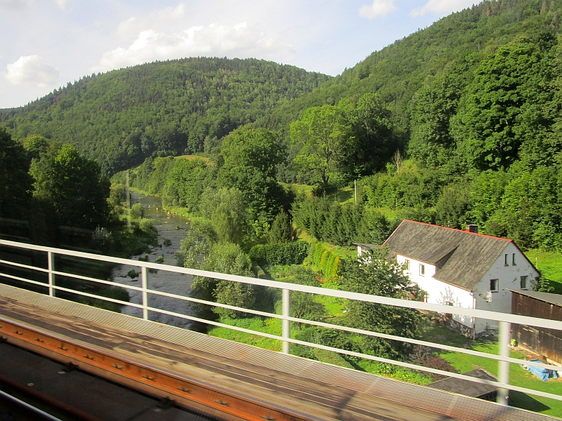 Fahrt entlang des Bober im Hirschberger Tal